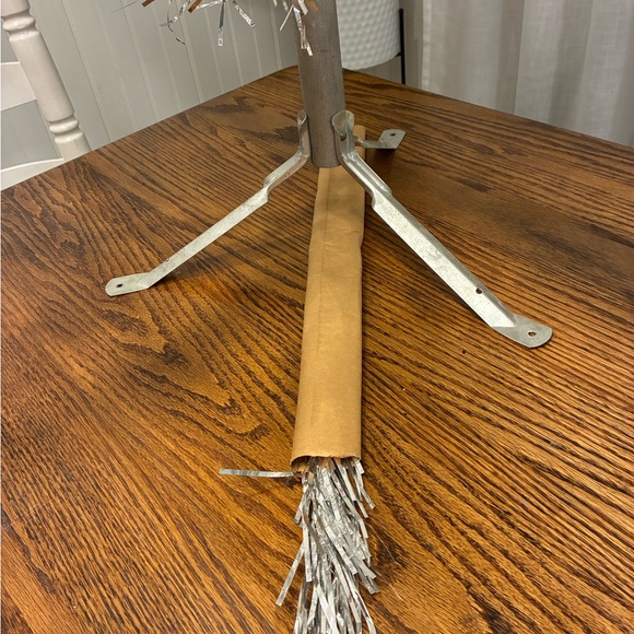 Vintage Aluminum Christmas Tree - Picture 10 of 15